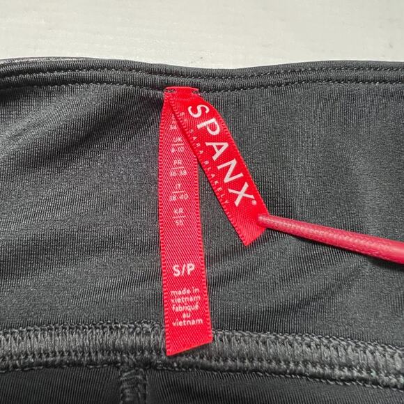 Spanx Faux Leather Leggings SIZE S Black Shaping Contoured Power Waistband - Picture 3 of 12